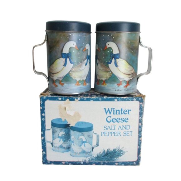 Vintage Winter Geese Salt & Pepper Shakers Set With Handles JSNY Tin Made In Chi - Picture 2 of 6